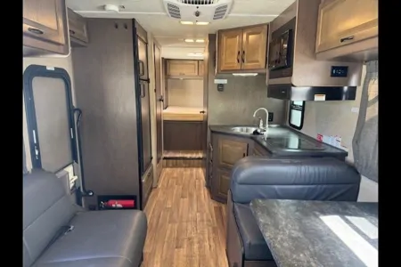 Luxury Winnebago 328qr Class C Motorhome !