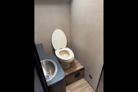 Luxury Winnebago 328qr Class C Motorhome !