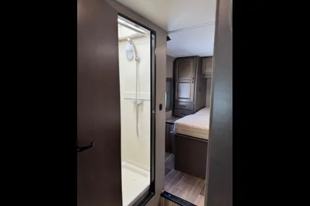 Luxury Winnebago 328qr Class C Motorhome !