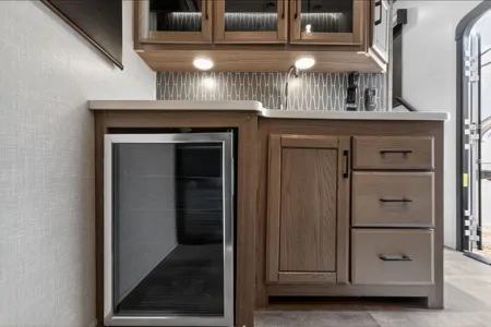 deanna's Crossroads Cameo Series Fifth Wheel