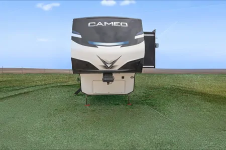 deanna's Crossroads Cameo Series Fifth Wheel