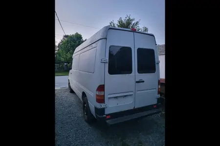 Ruffus – Cozy Adventure Van for Two, Off-Grid Ready! 🚐✨