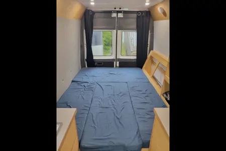 Ruffus – Cozy Adventure Van for Two, Off-Grid Ready! 🚐✨