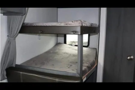 Patrice et roxane Dutchmen Aspen trail Roulotte