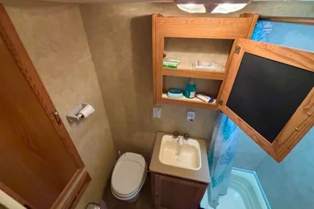 19' Jag Couples Retreat South Division RV