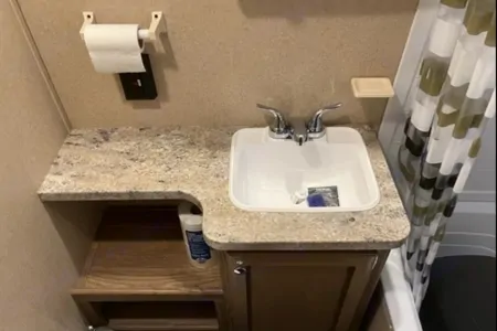 DG's 2018 Shasta Revere with Bunkhouse