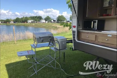 DG's 2018 Shasta Revere with Bunkhouse