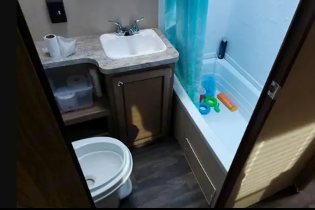 DG's 2018 Shasta Revere with Bunkhouse