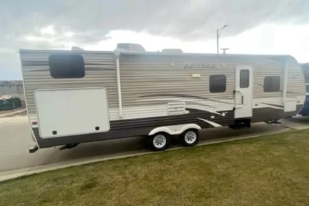 DG's 2018 Shasta Revere with Bunkhouse
