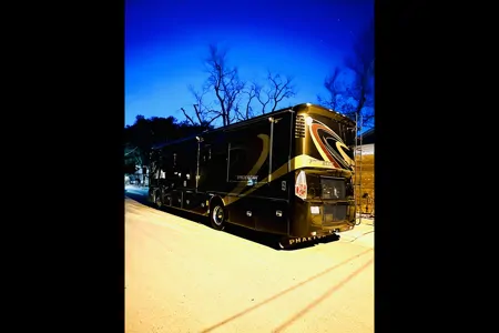 🚍 2015 Tiffin Phaeton 36’ Class A Diesel Coach — Luxury, Comfort & Family Memories Await