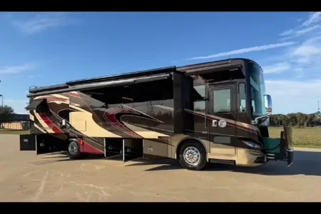 🚍 2015 Tiffin Phaeton 36’ Class A Diesel Coach — Luxury, Comfort & Family Memories Await
