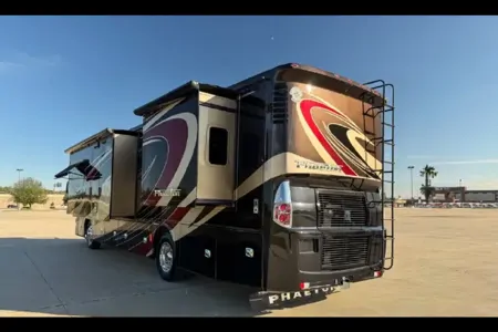 🚍 2015 Tiffin Phaeton 36’ Class A Diesel Coach — Luxury, Comfort & Family Memories Await