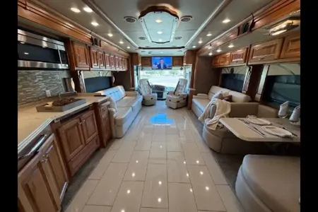 🚍 2015 Tiffin Phaeton 36’ Class A Diesel Coach — Luxury, Comfort & Family Memories Await