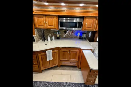 🚍 Luxury Diesel Motor Coach Rental | Sleeps 8 | Delivery Available | F1 • ACL • SXSW • NASCAR