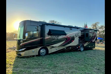 🚍 Luxury Diesel Motor Coach Rental | Sleeps 8 | Delivery Available | F1 • ACL • SXSW • NASCAR
