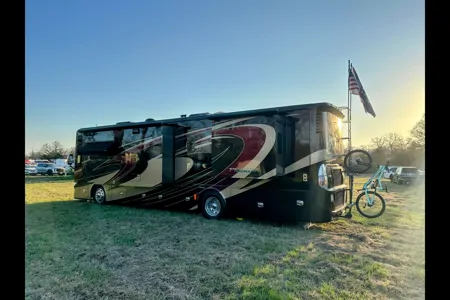 🚍 Luxury Diesel Motor Coach Rental | Sleeps 8 | Delivery Available | F1 • ACL • SXSW • NASCAR