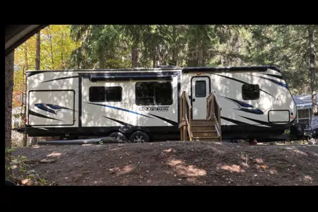 JamiRose's Spottrek ST327VIK Travel Trailer