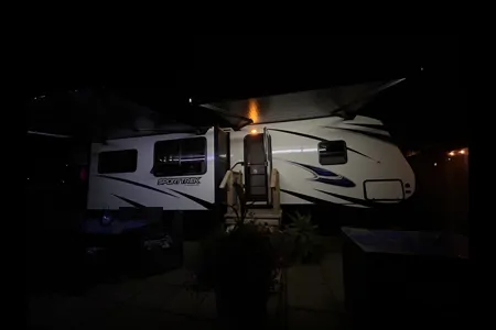 JamiRose's Spottrek ST327VIK Travel Trailer