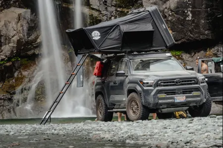 Mirror Memories' Toyota 4Runner Roof-Mounted Tent