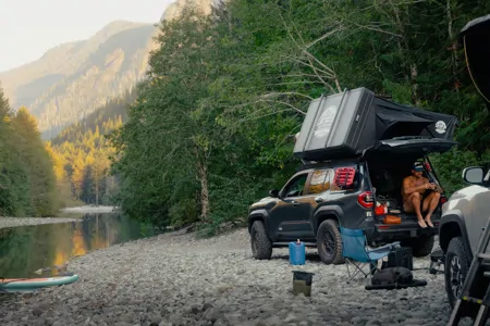 Mirror Memories' Toyota 4Runner Roof-Mounted Tent