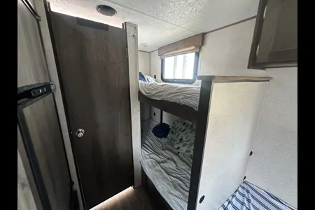 Coachmen Clipper Travel Trailer 17BH