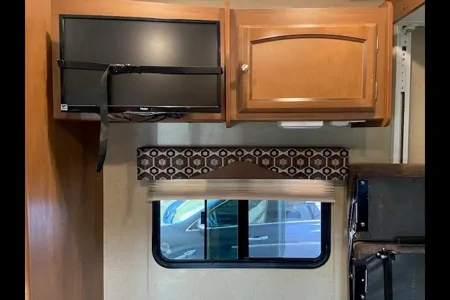 Toy Hauler and Family RV Coachmen Freedom Express 271BL 1/2 Ton Towable