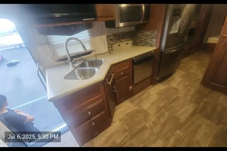 Luxury Georgetown 351DS Class A RV Rental!