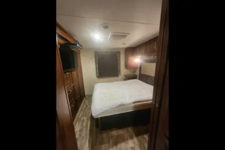 Luxury Georgetown 351DS Class A RV Rental!