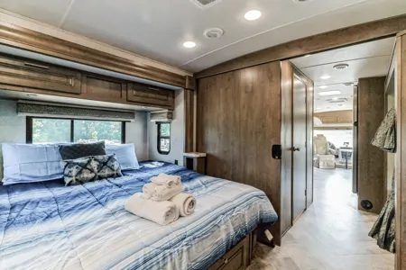 Large Marge - Comes with 2 BATHROOMS - 2020 Forest River Georgetown 36B5