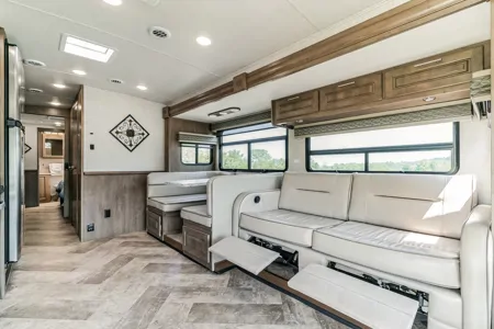 Large Marge - Comes with 2 BATHROOMS - 2020 Forest River Georgetown 36B5