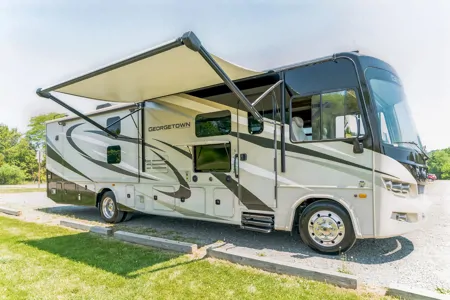Large Marge - Comes with 2 BATHROOMS - 2020 Forest River Georgetown 36B5