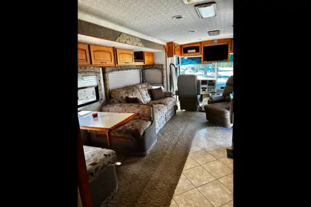 Winnebago Suncruiser Class A