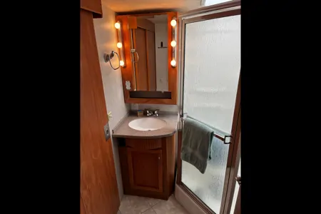 Winnebago Suncruiser Class A
