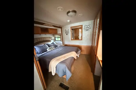 Winnebago Suncruiser Class A