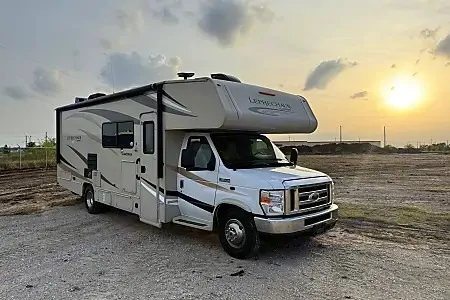 WiFi - Sleeps 6 - Easy to drive - First Timers Welcome!