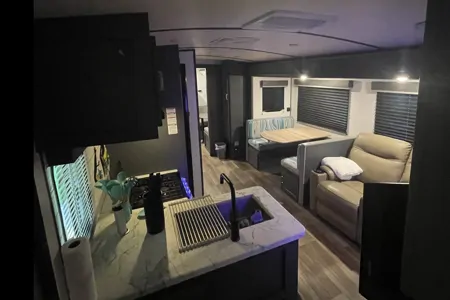 👀Sleeps 8-10! 2 AC’s 🥵Privacy! Has it all! Delivered and Setup!