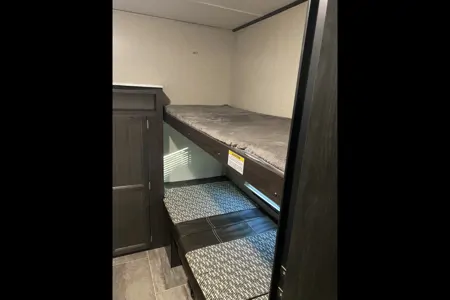 Robert's Dutchmen M-283BHSL Travel Trailer