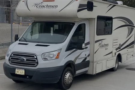 Cozy Solar Family RV 