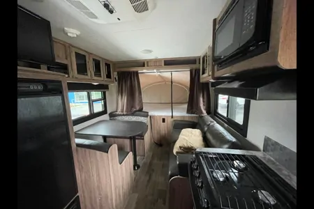 Angelle's Jayco Jay Feather X17Z Hybrid