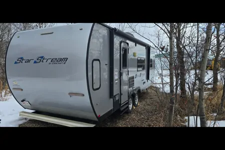 Neil's Starcraft M-24QB Travel Trailer