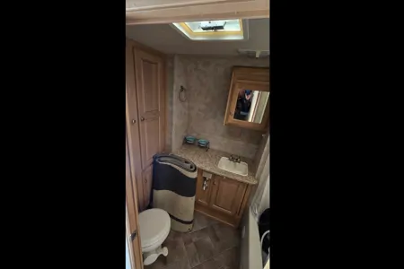 Neil's Starcraft M-24QB Travel Trailer