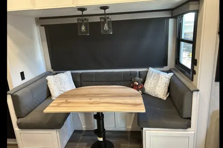 Your Home Away From Home-Jayco Eagle 2025 Fifth Wheel