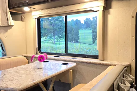 Thor Motor Coach Freedom Elite 30FE Bunkhous