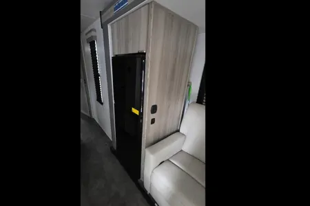 Platinum Forest River Wildwind Travel Trailer