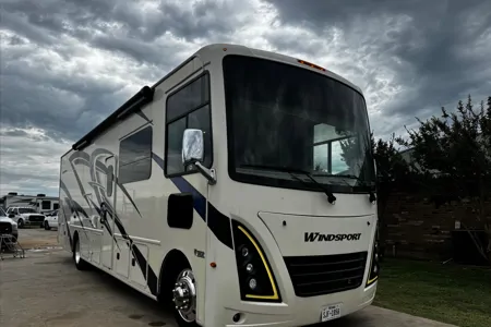 Woody RV’s Thor Windsport