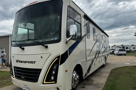 Woody RV’s Thor Windsport