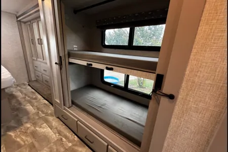 Woody RV’s Thor Windsport