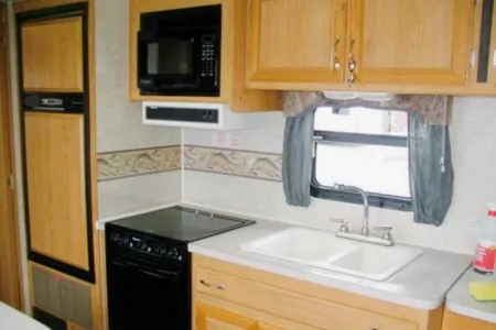 $150 per day  California Northwood Mfg Nash Fifth Wheel