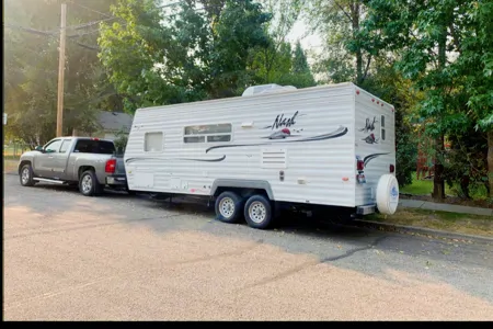 $150 per day  California Northwood Mfg Nash Fifth Wheel