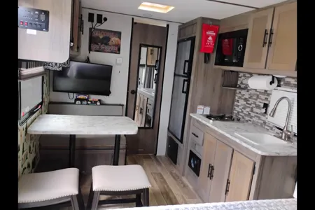 Samies Play time Gulf Stream 189DD Travel Trailer